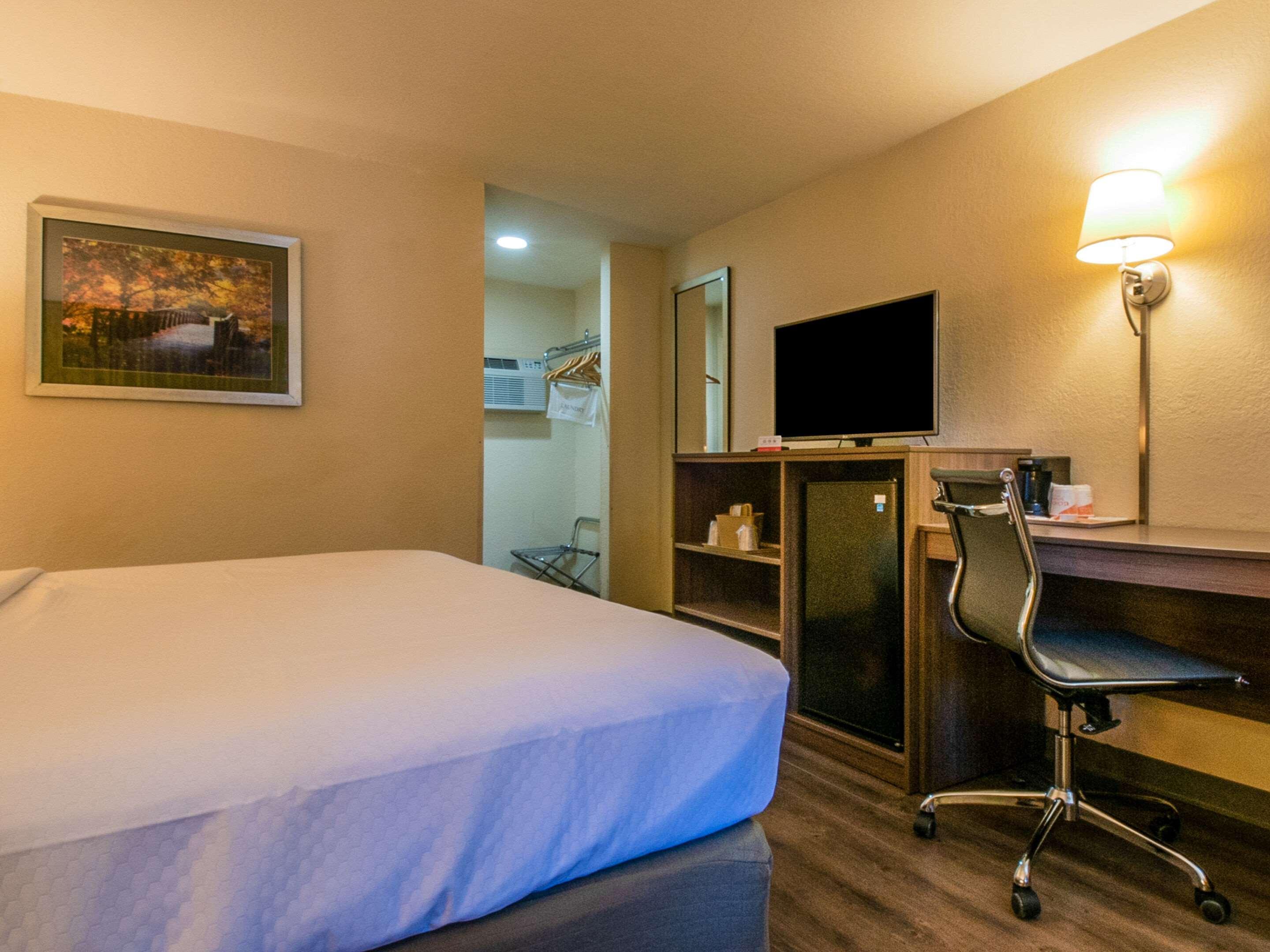 Econo Lodge Cherokee Near River Park Exteriér fotografie