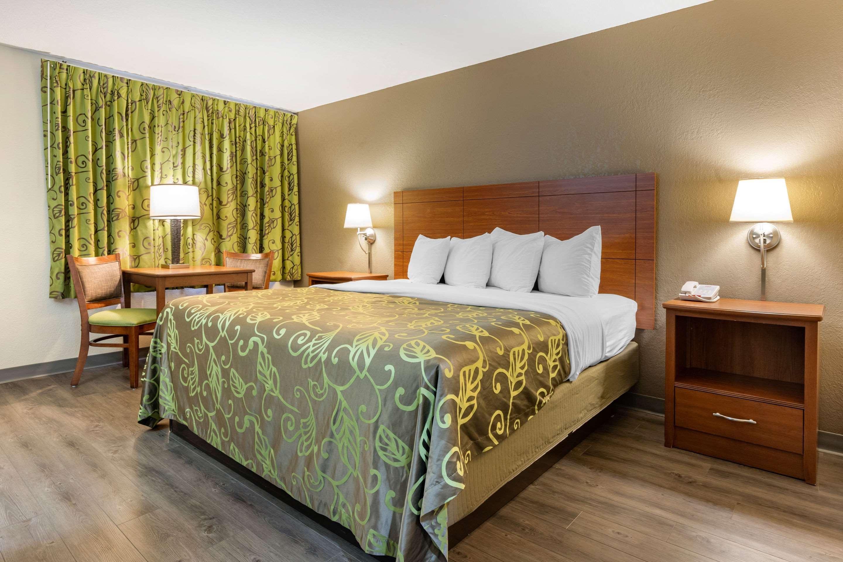 Econo Lodge Cherokee Near River Park Exteriér fotografie