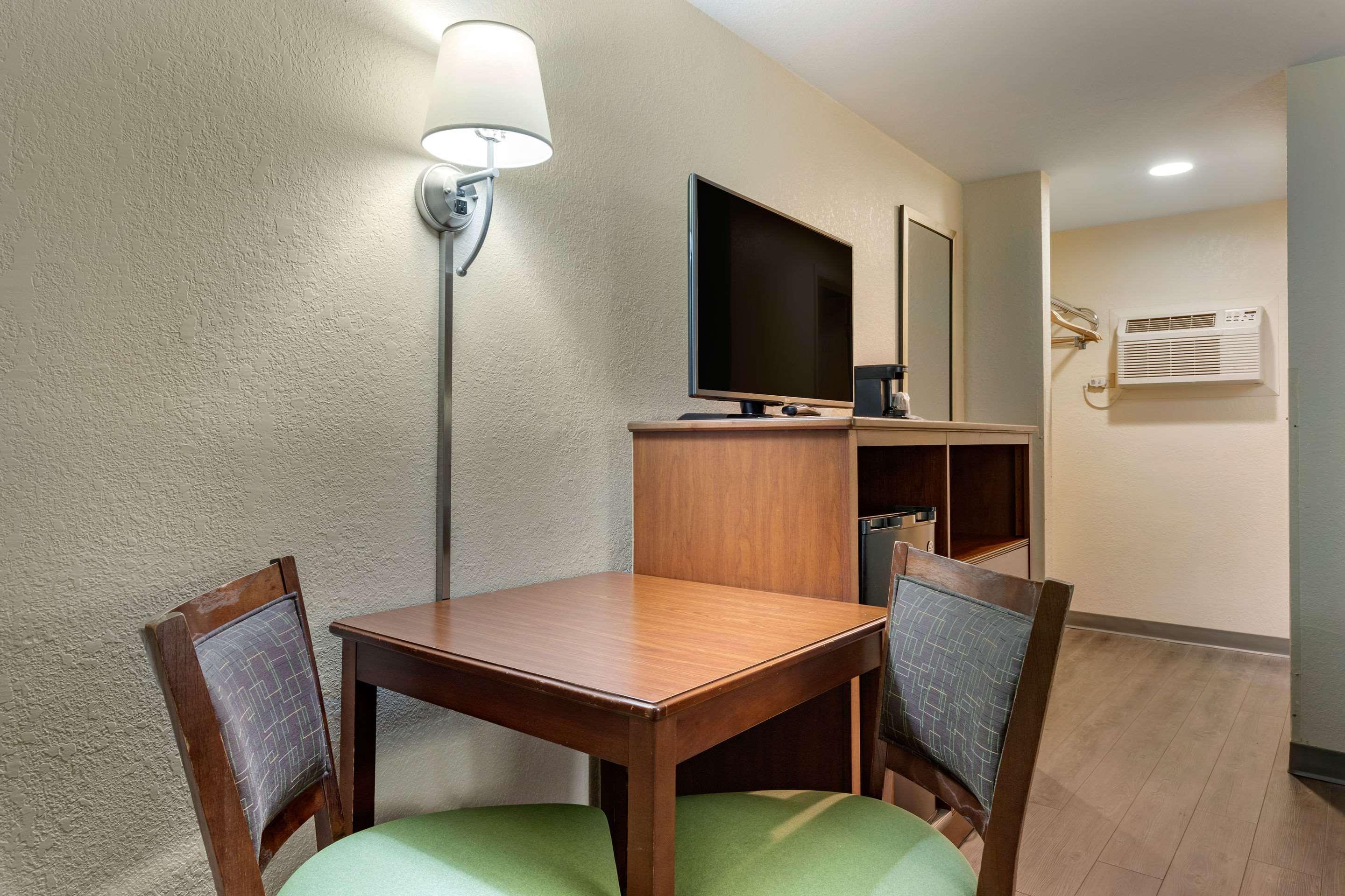 Econo Lodge Cherokee Near River Park Exteriér fotografie