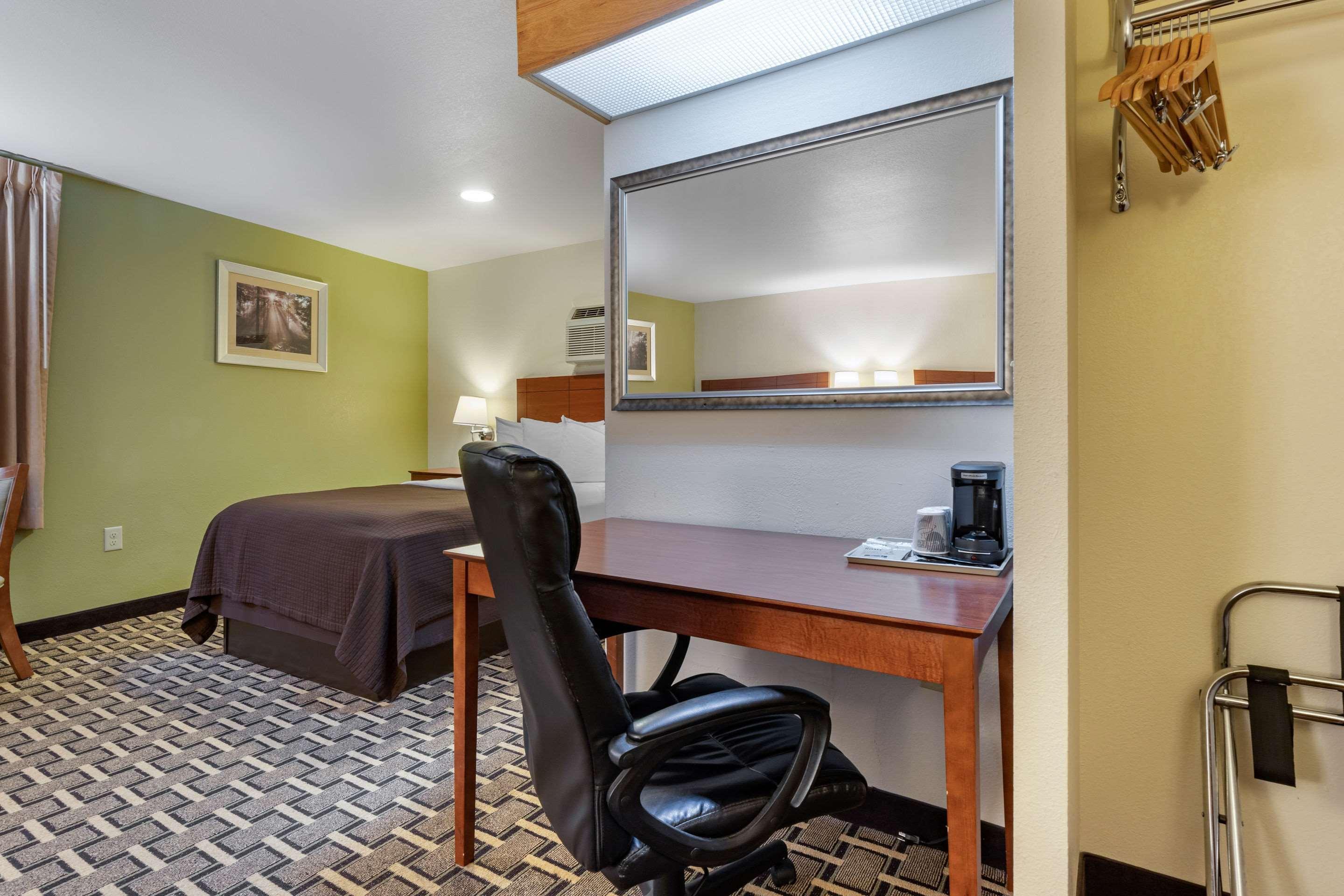 Econo Lodge Cherokee Near River Park Exteriér fotografie