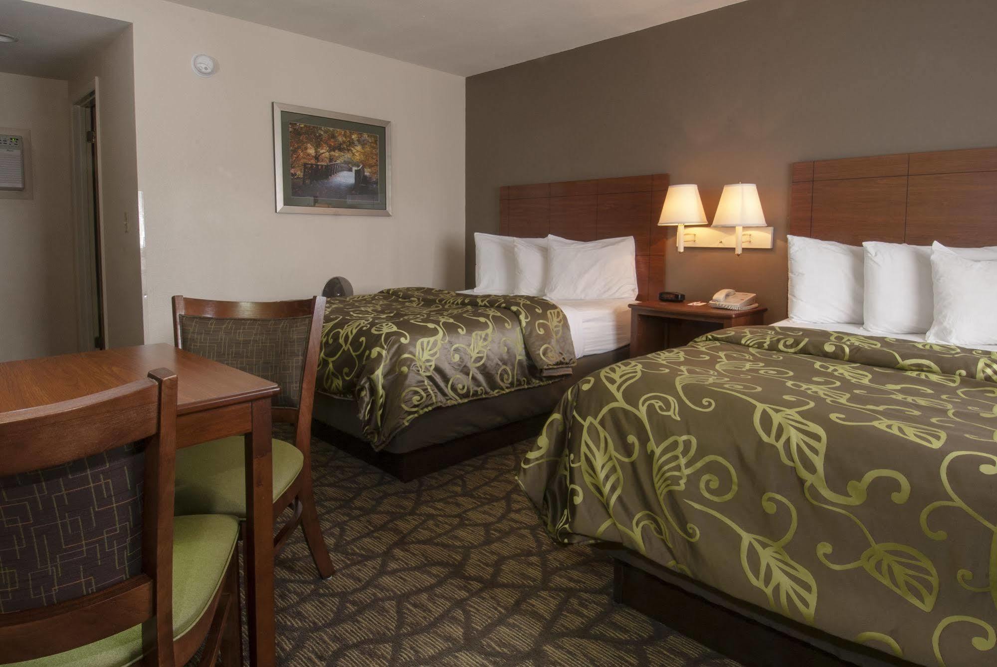 Econo Lodge Cherokee Near River Park Exteriér fotografie